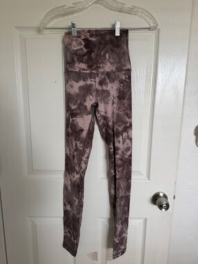 Lululemon High-Waist Tie-Dye Leggings in Mauve Taupe - Size 2